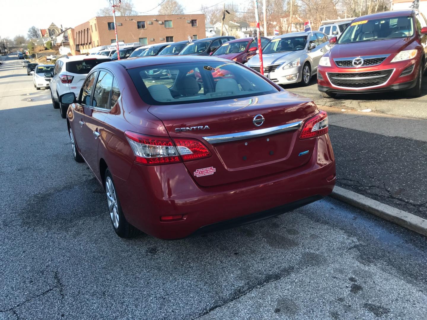 2013 Red /Beige Nissan Sentra S (3N1AB7AP2DL) with an 1.8 V4 engine, Automatic transmission, located at 577 Chester Pike, Prospect Park, PA, 19076, (610) 237-1015, 39.886154, -75.302338 - Photo#5